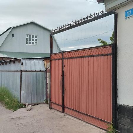 Nomadstan Capsule Hostel Karakol Eksteriør billede