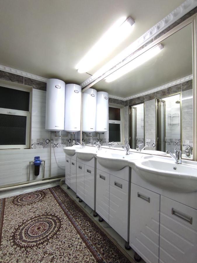 Nomadstan Capsule Hostel Karakol Eksteriør billede
