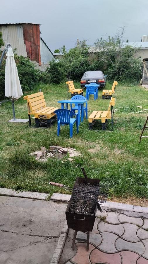 Nomadstan Capsule Hostel Karakol Eksteriør billede
