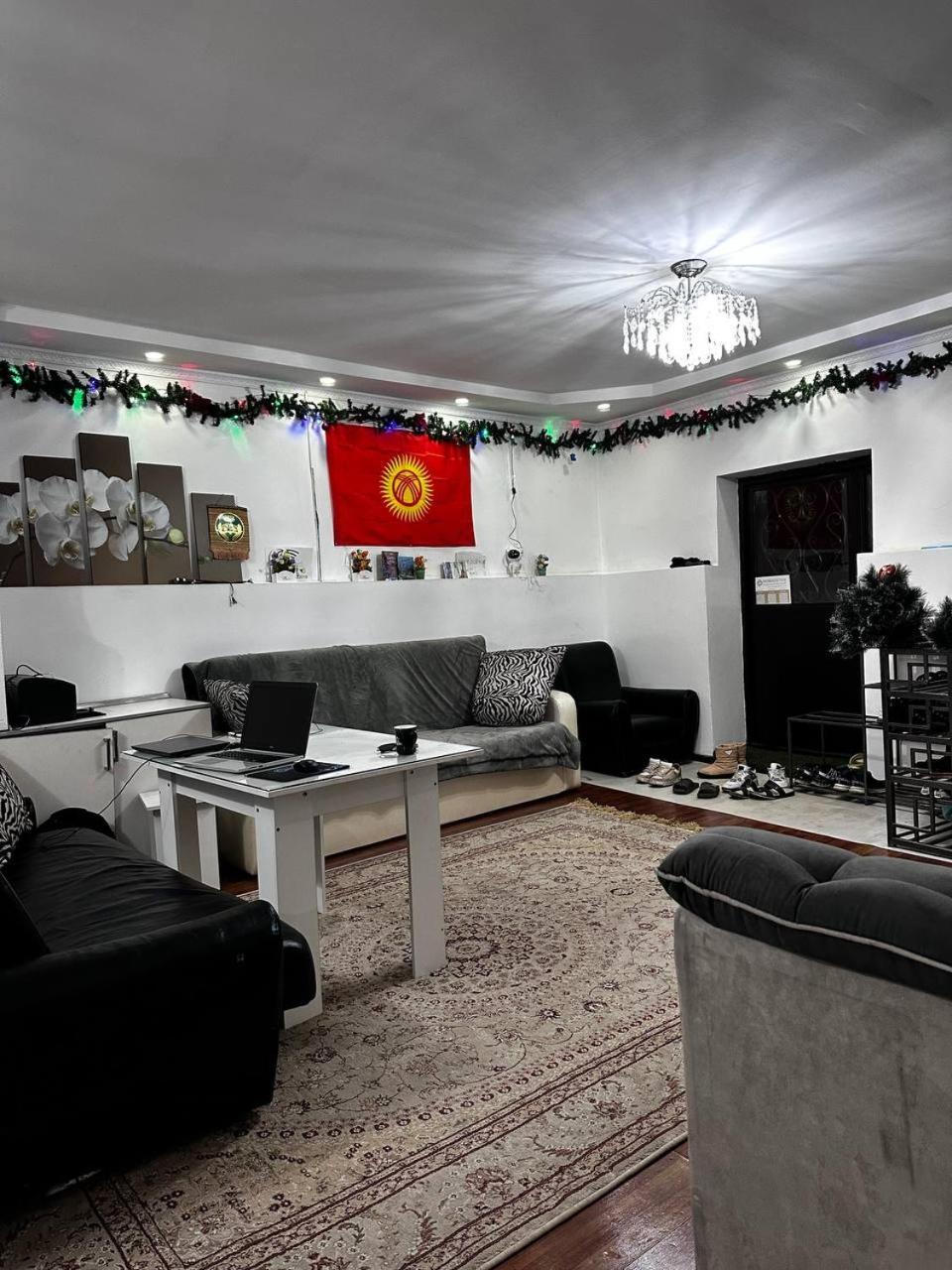 Nomadstan Capsule Hostel Karakol Eksteriør billede